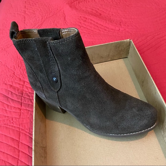 Brown Suede 2 1/2 heel boot. - Picture 2 of 5